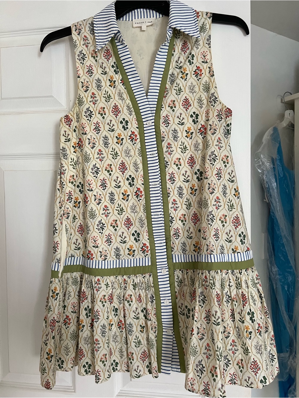 entro Sleeveless Floral Mini Dress in Cream with Olive & Navy Accents